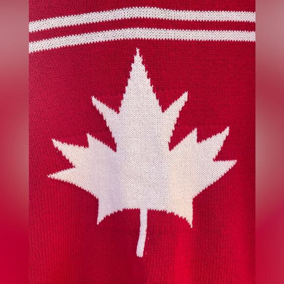 Cotton Country Red Canada Knit Sweater Size Small - Picture 3 of 9